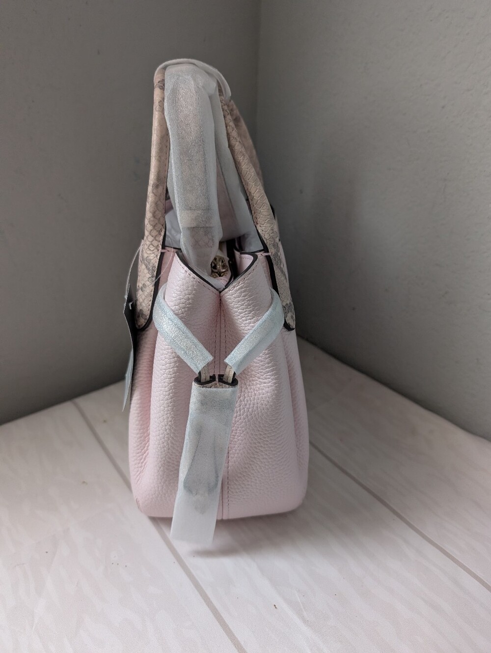 NWT Kate Spade KK095 Dumpling Snake Embossed Small Satchel in Shimmer Pink Multi - Picture 4 of 5